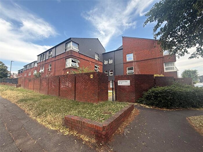 2 Bedroom Apartment To Rent In Whitmore Close, London, N11