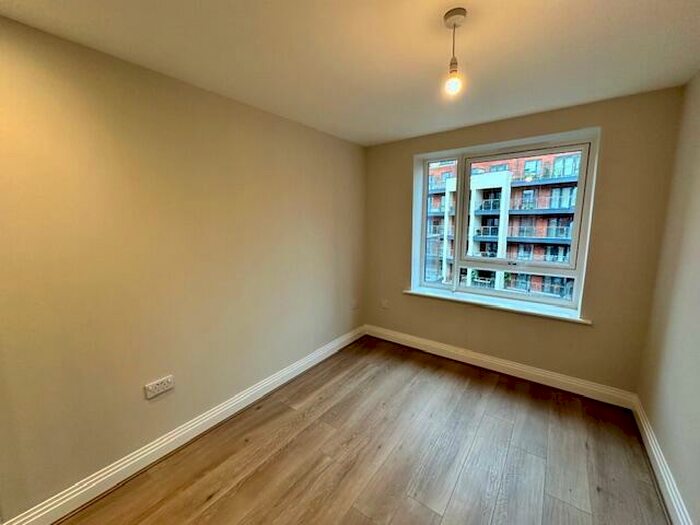 2 Bedroom Apartment To Rent In Crown Lane, Maidenhead, SL6