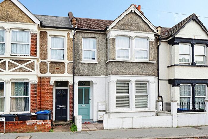 2 Bedroom Flat For Sale In Manor Road, London, SE25