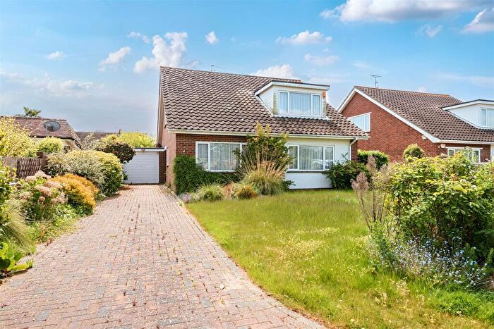 4 Bedroom Detached House For Sale In Regis Avenue, Aldwick Bay Estate, PO21