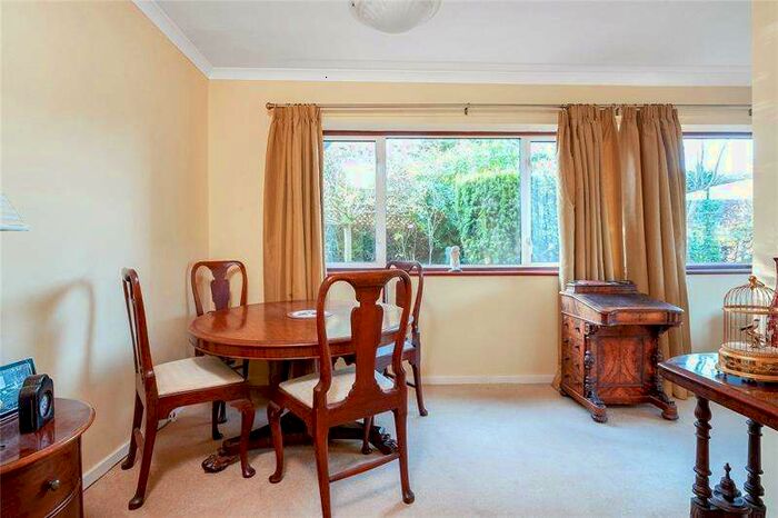 3 Bedroom Bungalow For Sale In St Johns Way, Hempton, Banbury, Oxfordshire, OX15