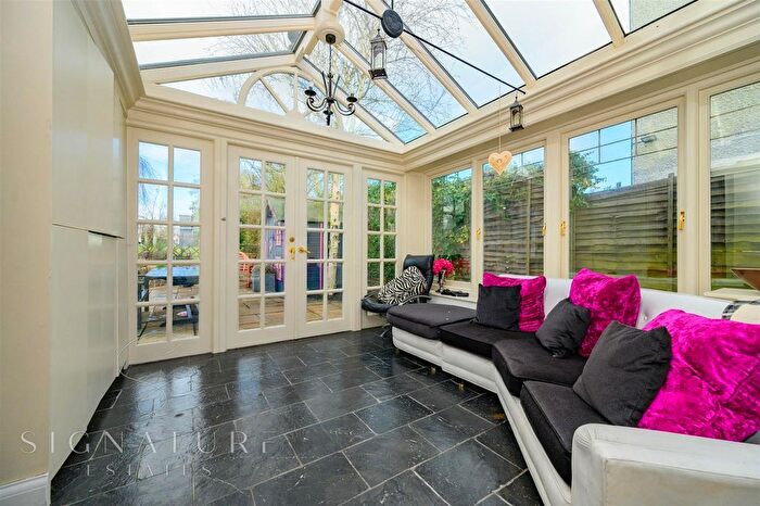 4 Bedroom Detached House For Sale In Toms Lane, Kings Langley, WD4