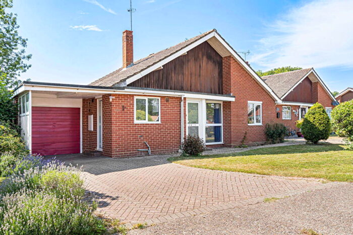 3 Bedroom Detached Bungalow For Sale In Harrier Close, Cranleigh, GU6