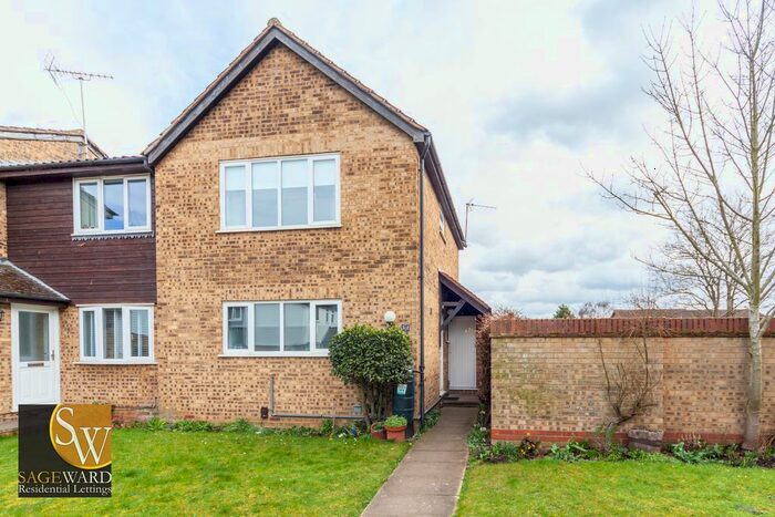 3 Bedroom Semi-Detached House To Rent In Turpins Close, Hertford, SG14