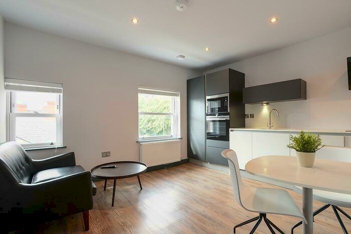 2 Bedroom Apartment To Rent In Park Suites, Waverley Street, Nottingham, NG7