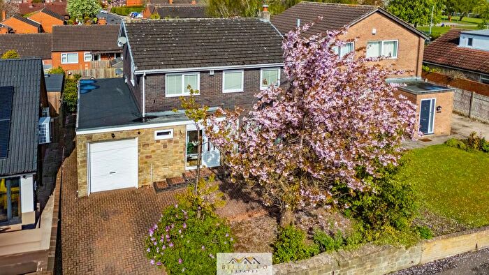 3 Bedroom Detached House For Sale In Mason Avenue, Aughton, Sheffield, S26