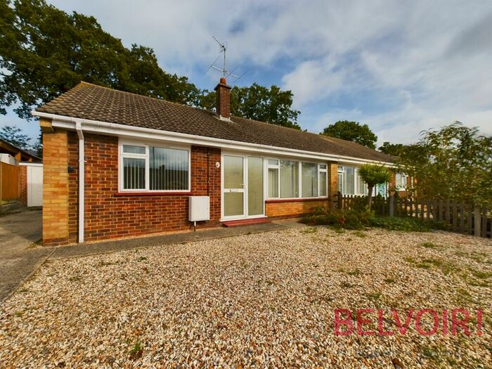 2 Bedroom Bungalow To Rent In Millers Road, Tadley, RG26