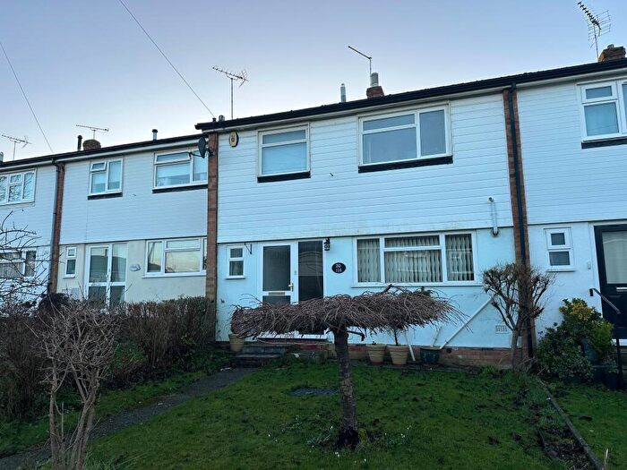 3 Bedroom Terraced House To Rent In Aldebury Road, Windsor And Maidenhead, SL6