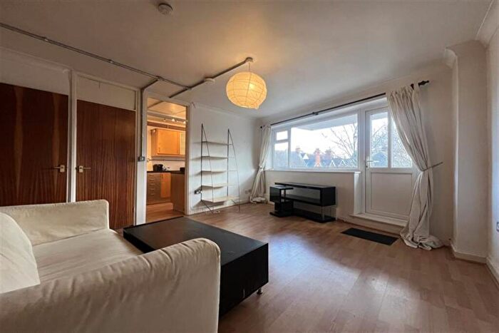 1 Bedroom Apartment To Rent In Cedar Lodge, The Park, NG7