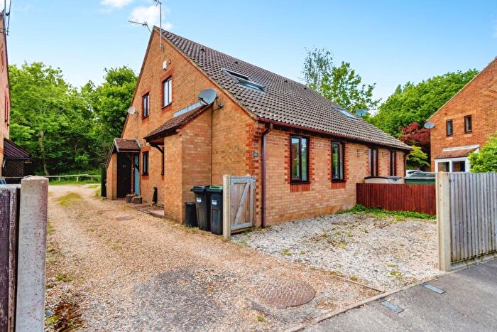 1 Bedroom Mews For Sale In Shorefield Road, Marchwood, Southampton, Hampshire, SO40
