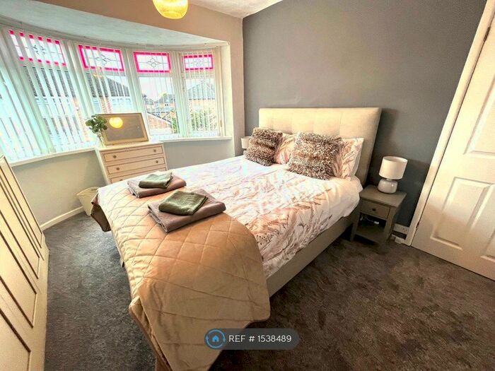 3 Bedroom Semi-Detached House To Rent In Okehampton Crescent, Sale, M33