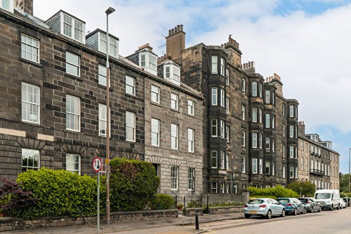 2 Bedroom Flat For Sale In / Links Gardens, Edinburgh, EH6
