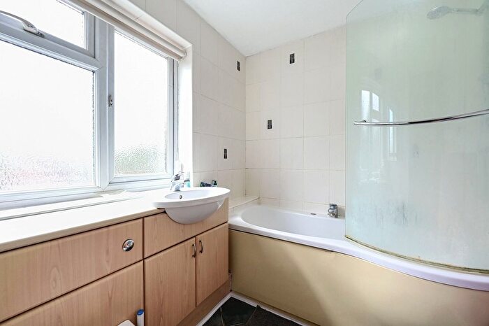 4 Bedroom Detached House For Sale In Camberley, Surrey, GU15