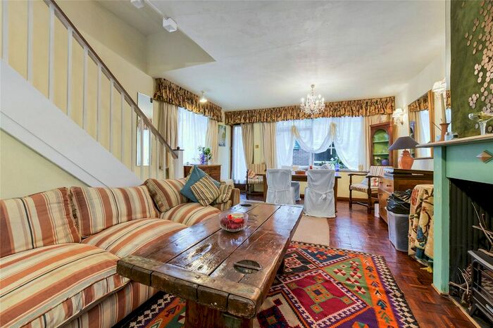 4 Bedroom Terraced House To Rent In Graham Terrace, Sloane Square, London, SW1W