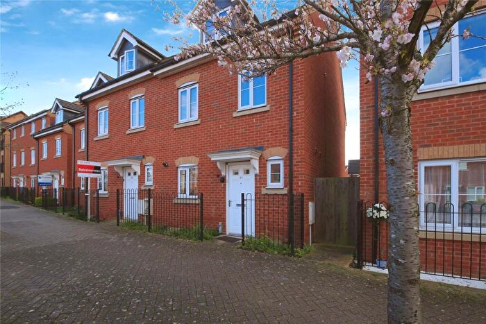 4 Bedroom Town House For Sale In Eagle Way, Hampton Vale, Peterborough, Cambridgeshire, PE7