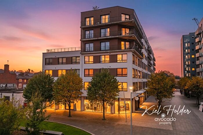 2 Bedroom Flat For Sale In Mayer House, Chatham Place, Reading, RG1