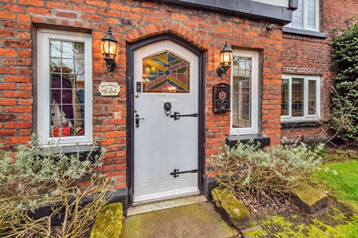 4 Bedroom Semi-Detached House For Sale In Hill House, Runcorn, WA7