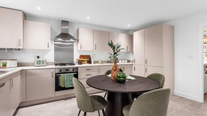 3 Bedroom Semi-Detached House For Sale In Beagle Road, Cambridge, CB3