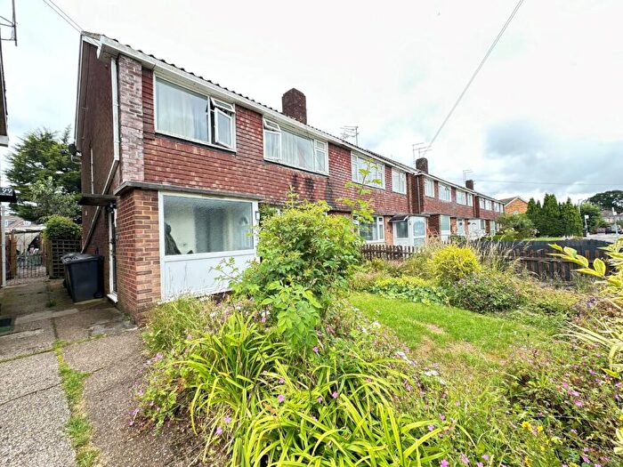 2 Bedroom Flat To Rent In Birchen Grove, Luton, Bedfordshire, LU2