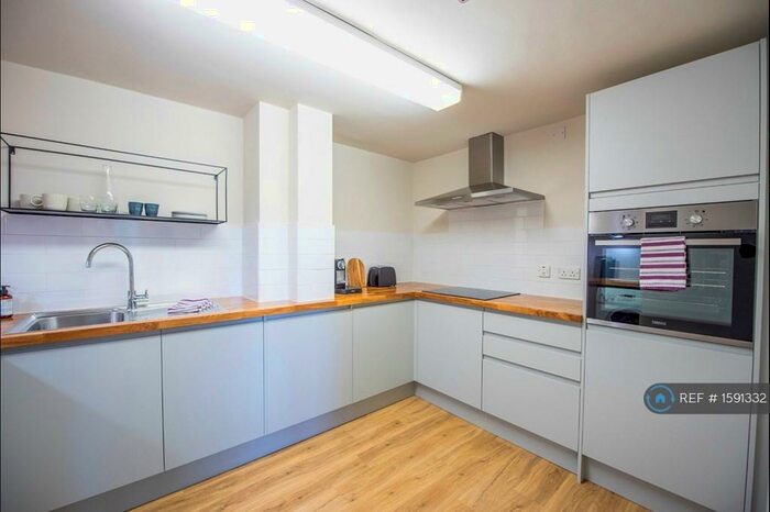 1 Bedroom Flat To Rent In Claverton Court, Chester, CH4