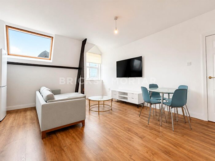 3 Bedroom Apartment To Rent In (£pppw) The Gatehouse, City Centre, NE1