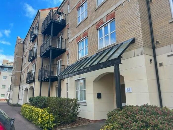 1 Bedroom Apartment To Rent In Coxhill Way, HP21