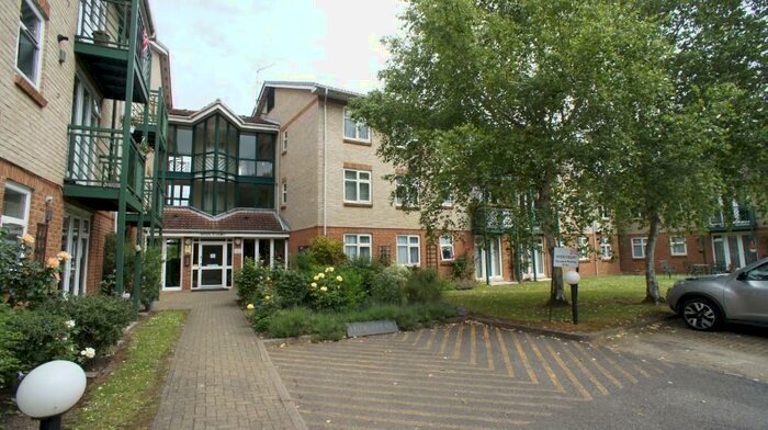 1 Bedroom Retirement Property For Sale In Friern Barnet Lane, London, N20