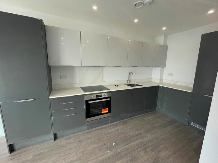 2 Bedroom Flat To Rent In Dominion Road, Southall, UB2