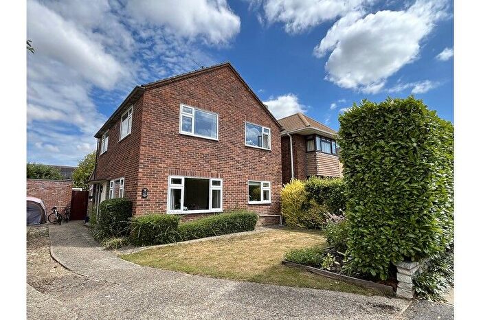 3 Bedroom Detached House To Rent In Harding Way, Cambridge, CB4