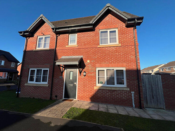 3 Bedroom Semi Detached House To Rent In Melrose Gardens, Blackpool, FY4