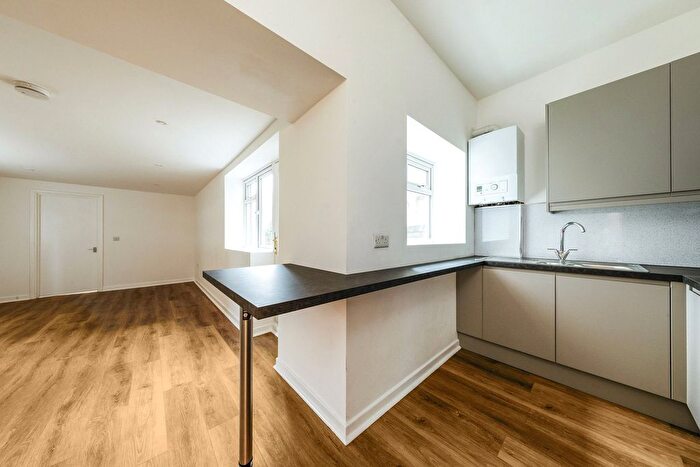 2 Bedroom Flat For Sale In Birchanger Road, London, SE25