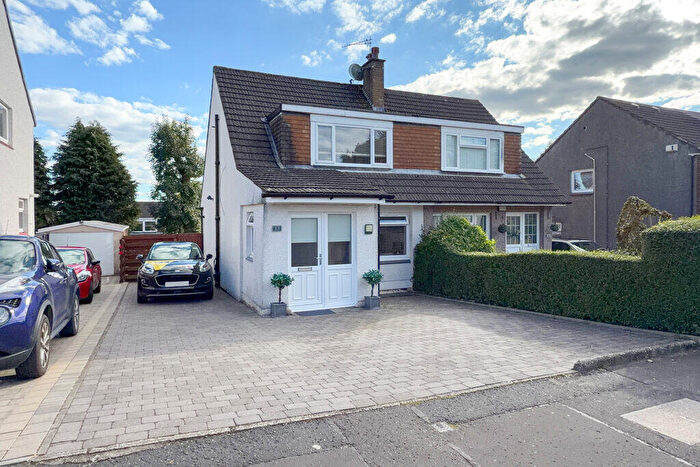 3 Bedroom Semi-Detached House For Sale In Romanhill Road, Hardgate, G81