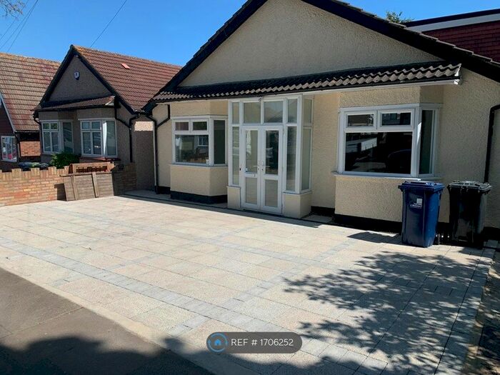4 Bedroom Detached House To Rent In Eastmead Avenue, Greenford, UB6