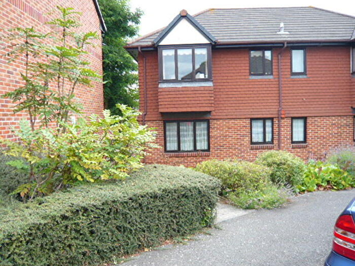 2 Bedroom Flat To Rent In Haig Gardens, Gravesend, DA12