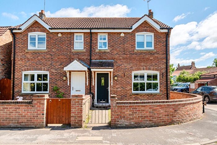 3 Bedroom Semi-Detached House For Sale In Naburn, York, YO19