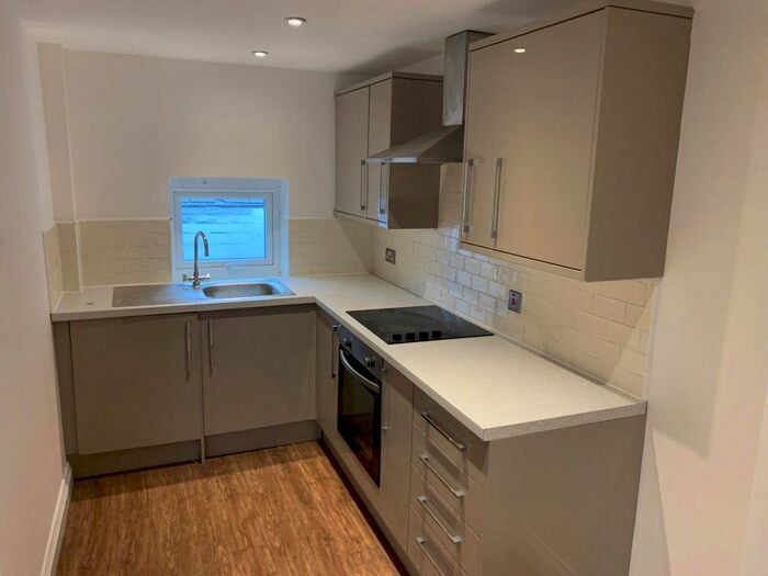 2 Bedroom Flat To Rent In Wood Street, WF1