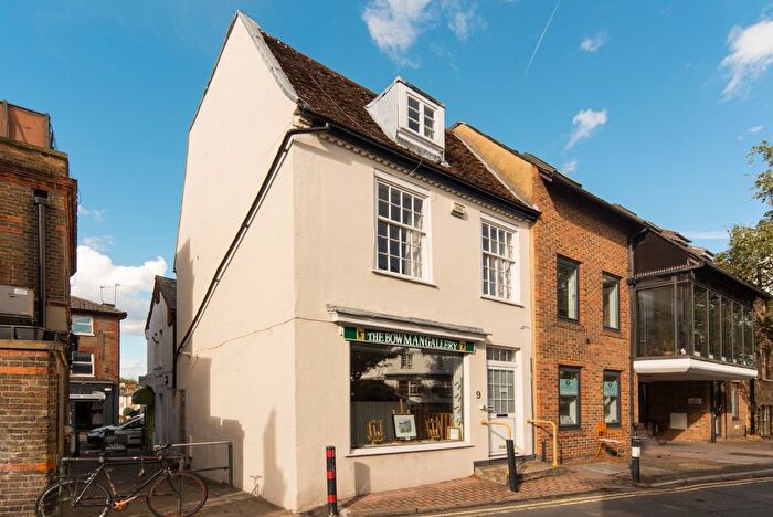 2 Bedroom Flat To Rent In Worple Way, Richmond, TW10
