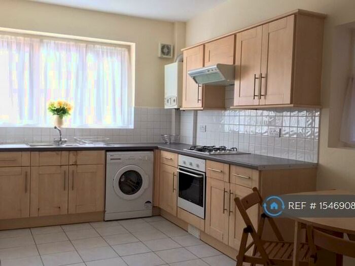6 Bedroom Terraced House To Rent In Derby Road, Manchester, M14
