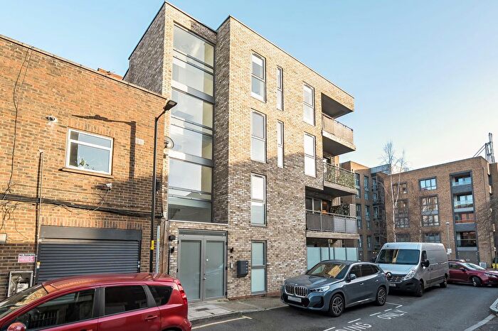 2 Bedroom Flat For Sale In Corbetts Lane, London, SE16