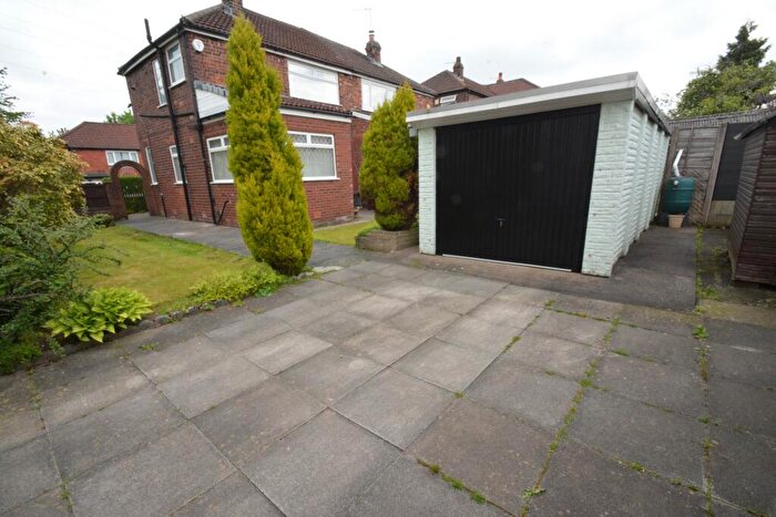 2 Bedroom Semi-Detached House For Sale In Chestnut Avenue, Droylsden, M43