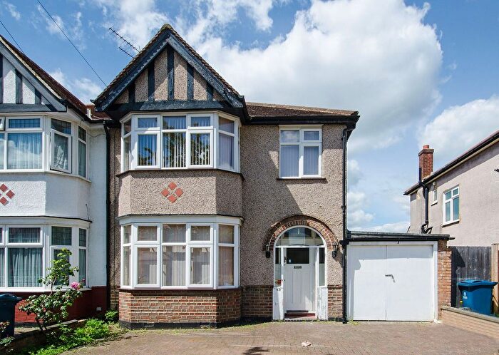 3 Bedroom Semi Detached House To Rent In The Avenue, Pinner, HA5