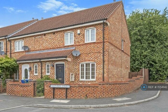 3 Bedroom End Of Terrace House To Rent In Pastures Court, Mexborough, S64