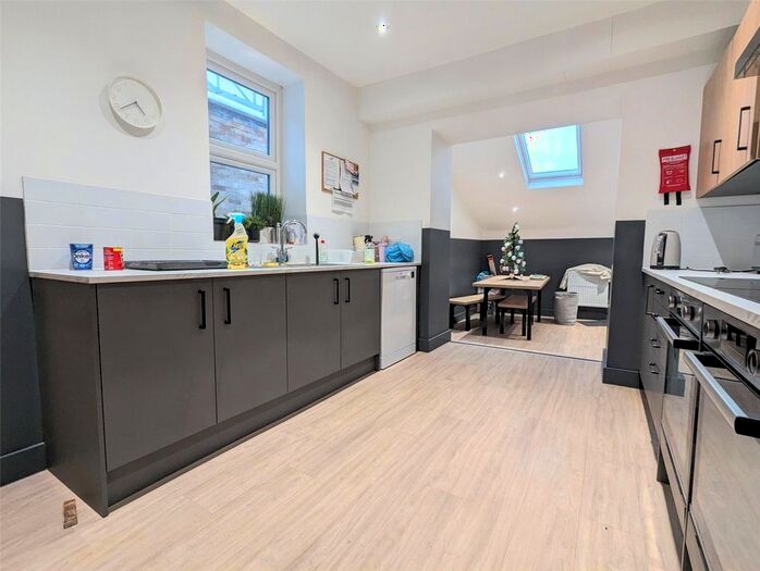 6 Bedroom End Of Terrace House To Rent In Downend Road, Fishponds, Bristol, BS16