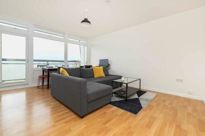 1 Bedroom Flat For Sale In Daubeney Road, Clapton, E5