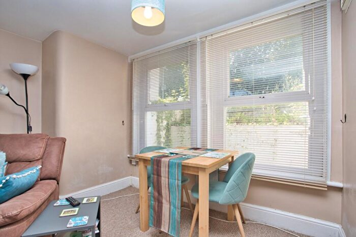 1 Bedroom Flat For Sale In Kingsnorth Gardens, Folkestone, Kent, CT20