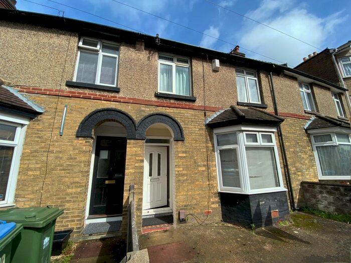 4 Bedroom Property To Rent In Arnold Road, Southampton, Hampshire, SO17