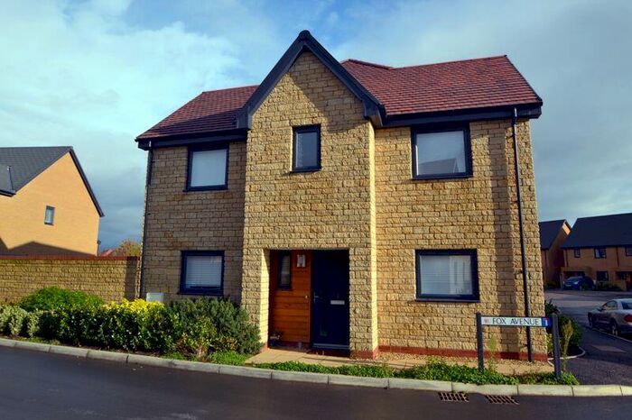 3 Bedroom Semi-Detached House To Rent In Fox Avenue, Yatton, BS49