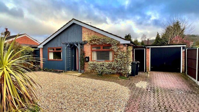 3 Bedroom Detached Bungalow To Rent In Heatherfield, Buriton, Petersfield, GU31