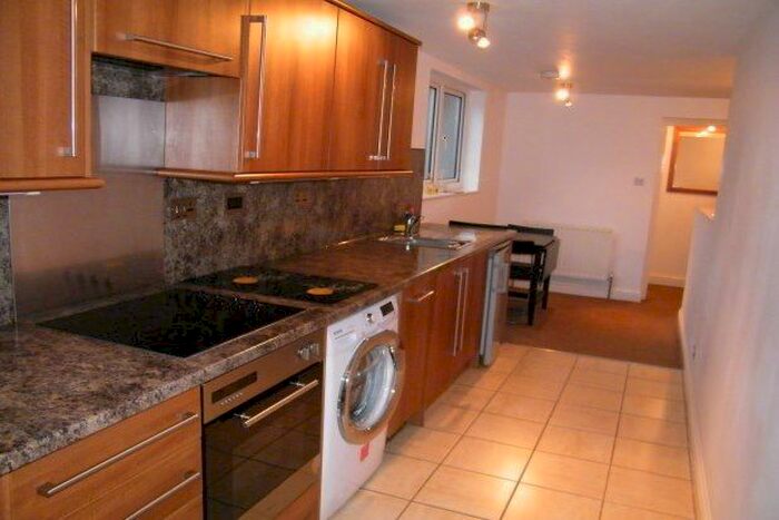 2 Bedroom Flat To Rent In New Street, Horsham, RH13
