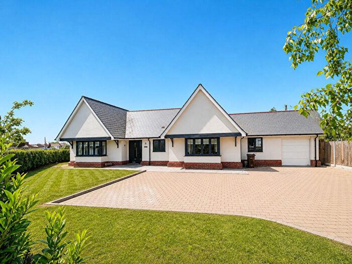 4 Bedroom Detached Bungalow For Sale In Kelvedon Road, Tiptree, CO5